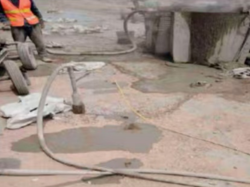 文安水泥混凝土路面板底注浆技术 路面脱空注浆整治方案