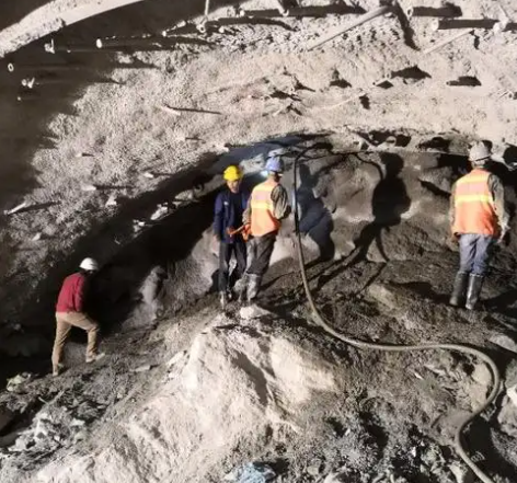 文安拱顶带模注浆料的施工流程及注意事项